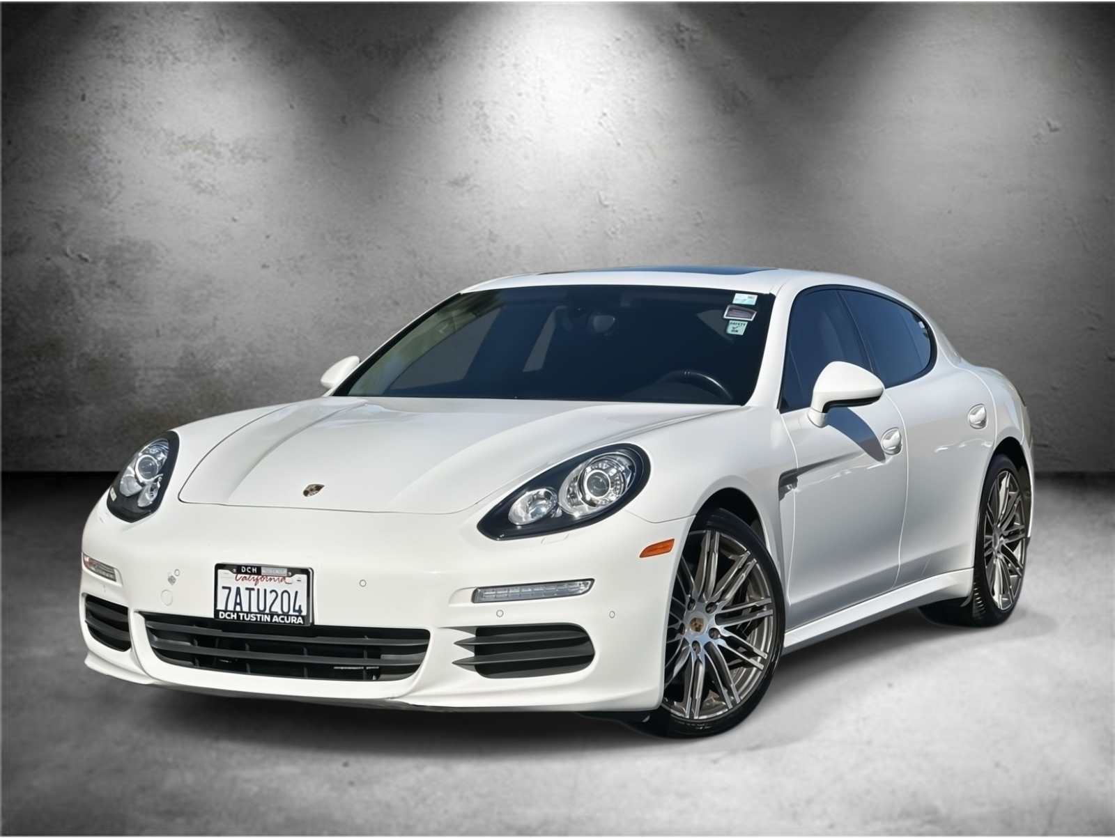 2016 Porsche Panamera Base's photo