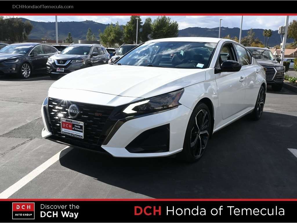 2023 Nissan Altima SR