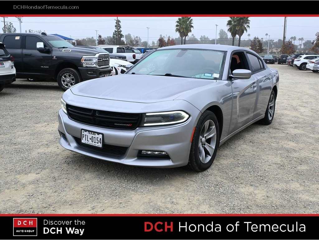 2016 Dodge Charger SXT's photo