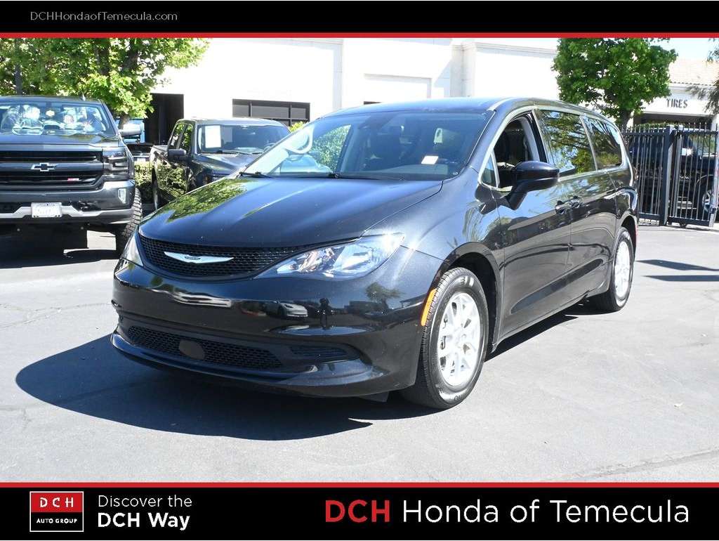 2023 Chrysler Voyager