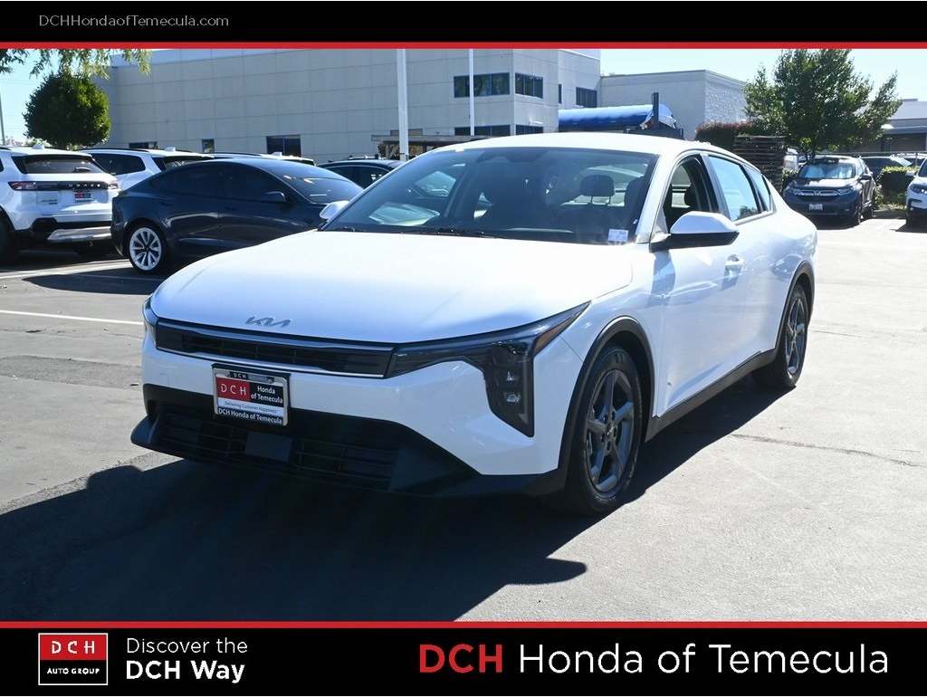 2025 Kia K4 LXS