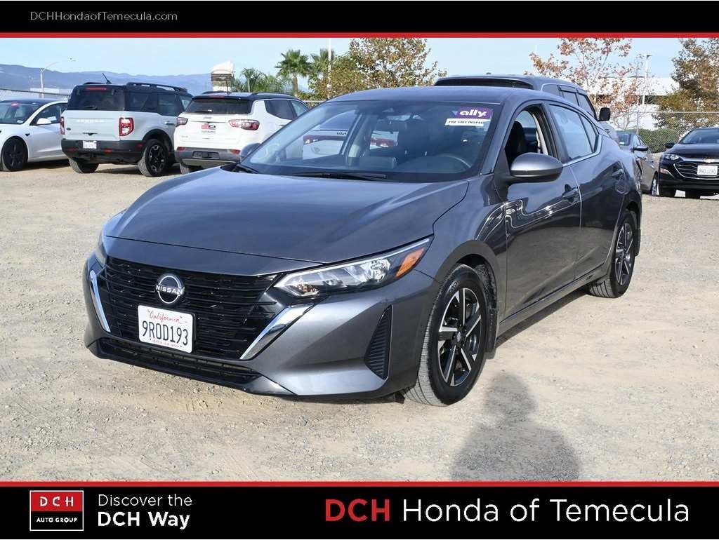 2025 Nissan Sentra SV's photo