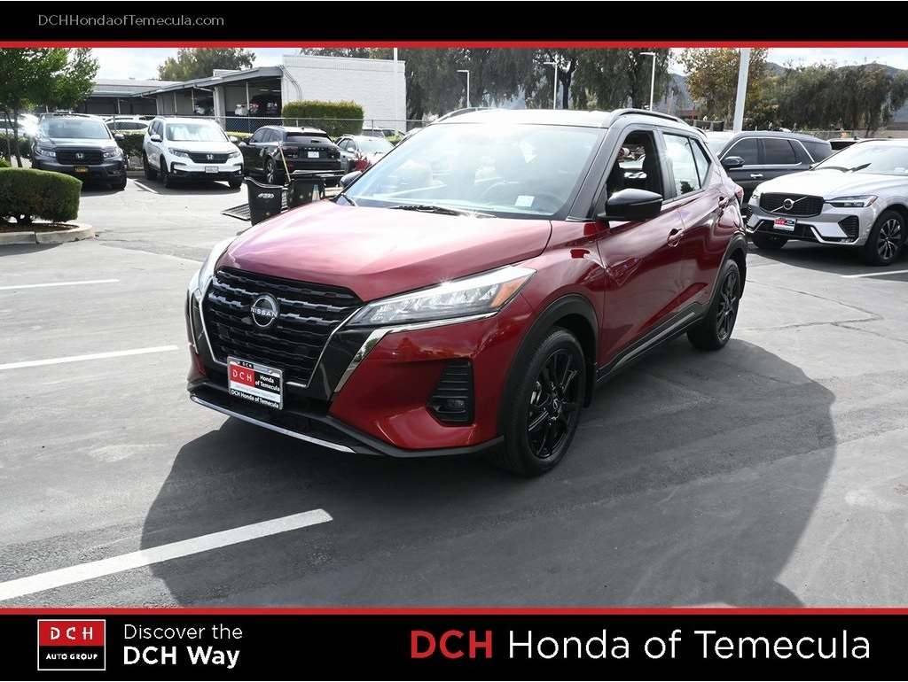 2023 Nissan Kicks SR