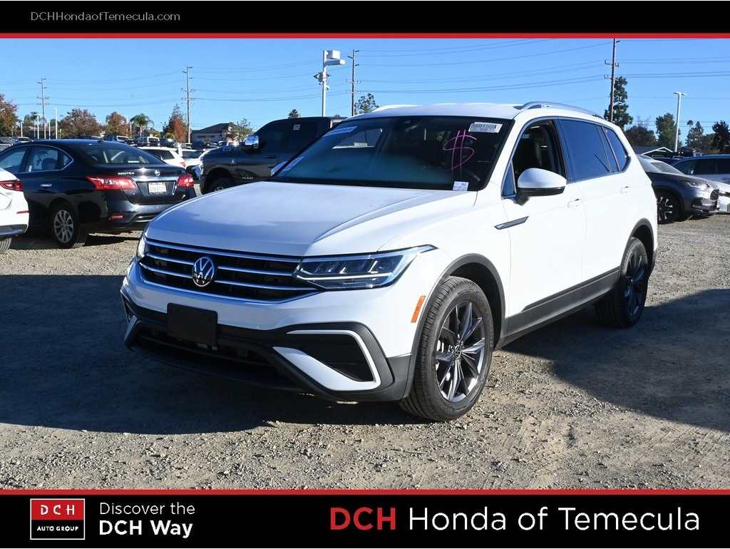 2024 Volkswagen Tiguan SE's photo