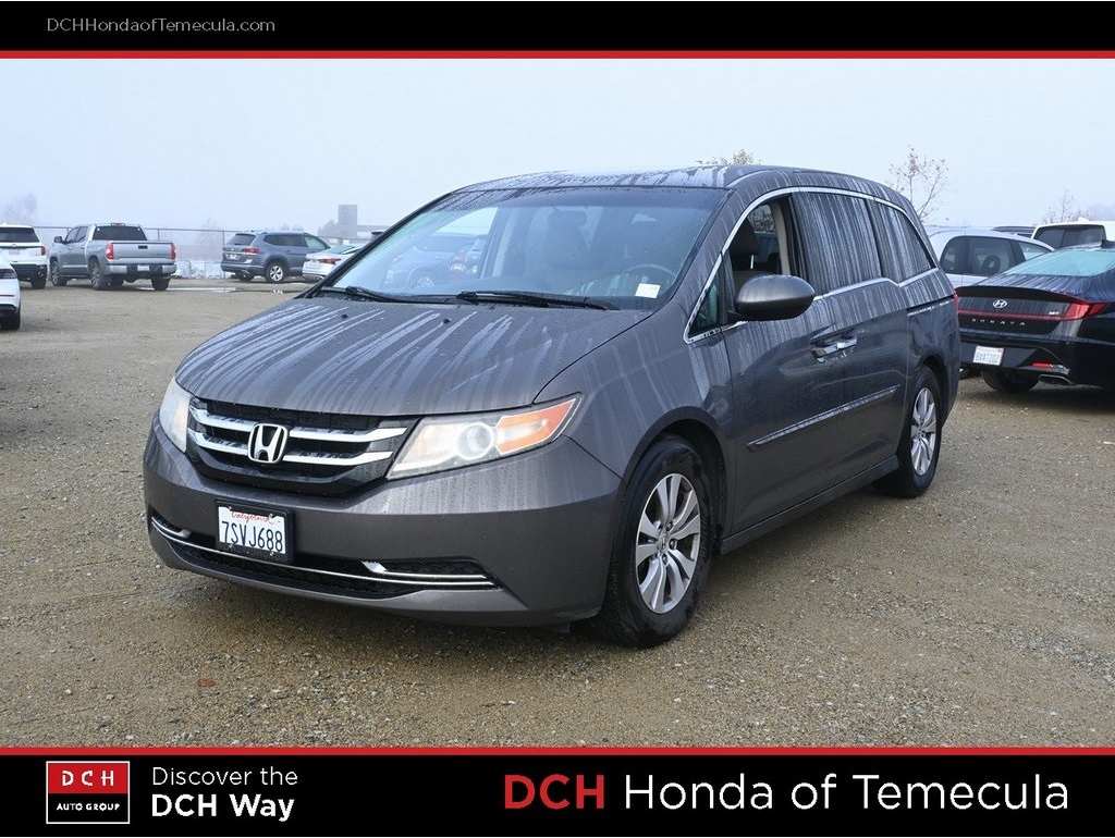 2016 Honda Odyssey SE's photo