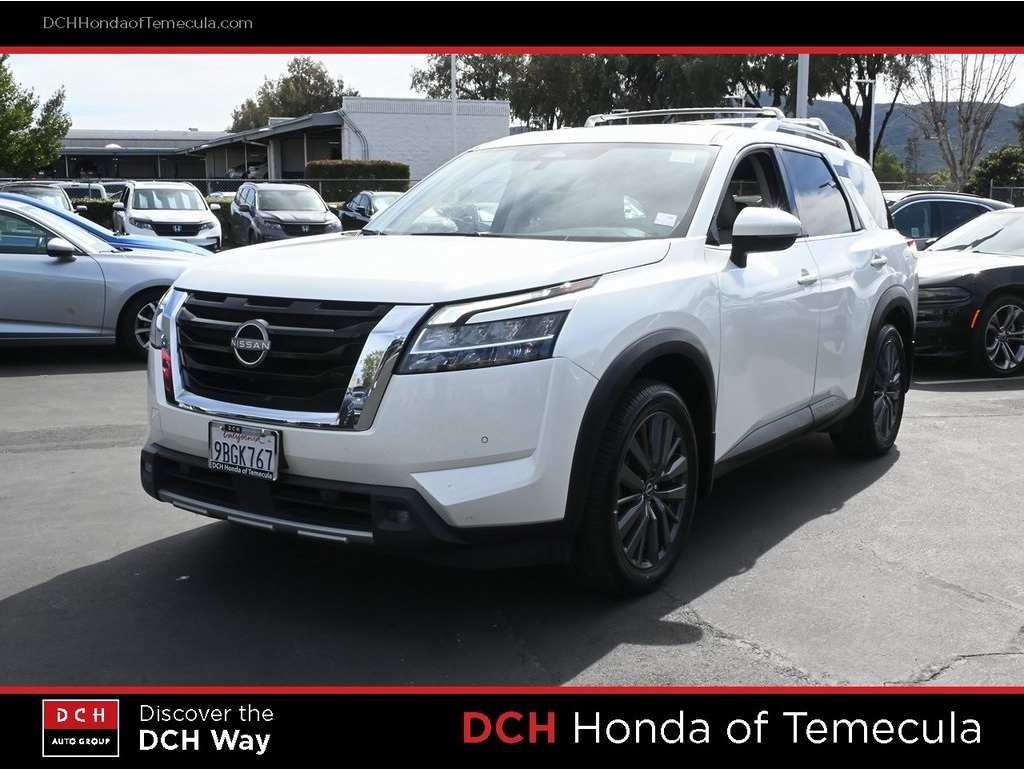 2022 Nissan Pathfinder SL