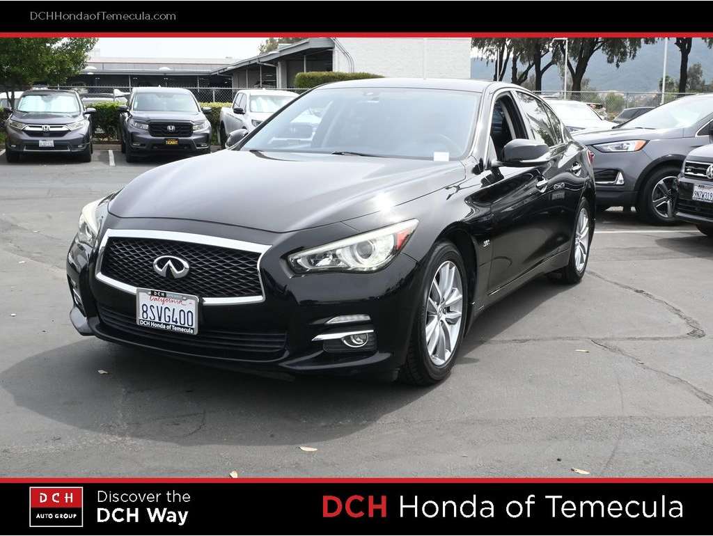 2017 INFINITI Q50 Premium