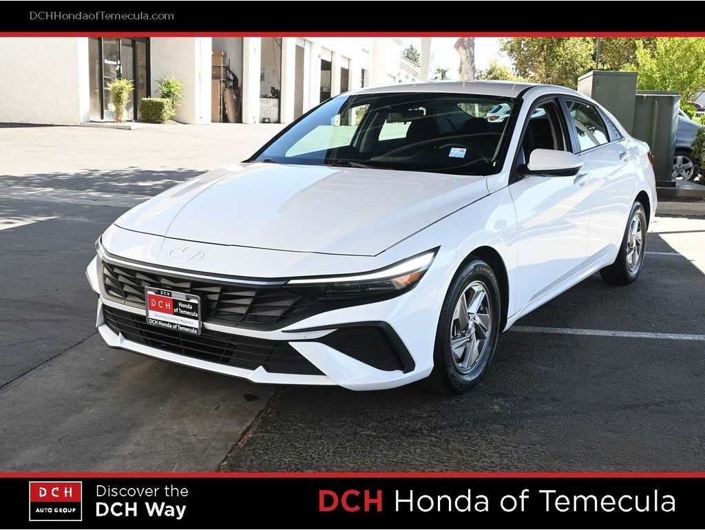 2024 Hyundai Elantra SE