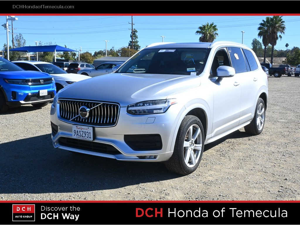 2022 Volvo XC90 Momentum