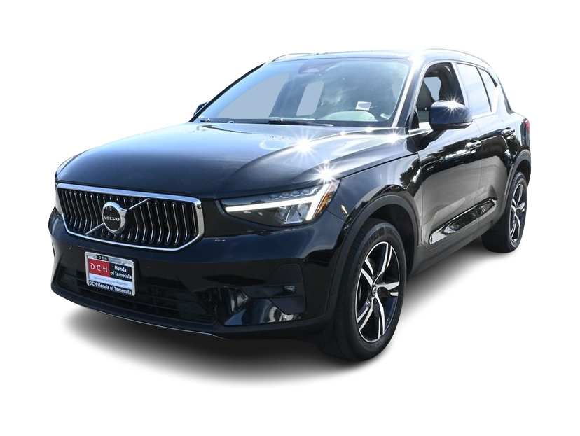 Thumbnail: 2023 Volvo XC40 - 1