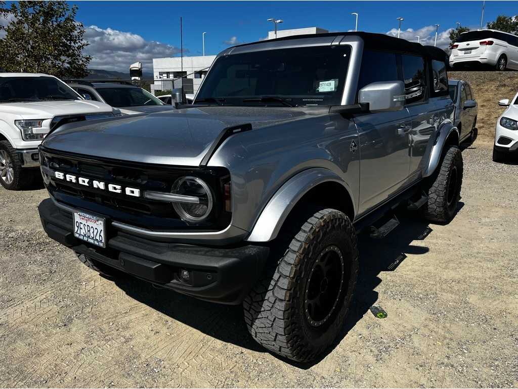 2022 Ford Bronco 4-Door Outer Banks's photo