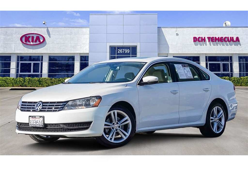 2014 Volkswagen Passat SE's photo