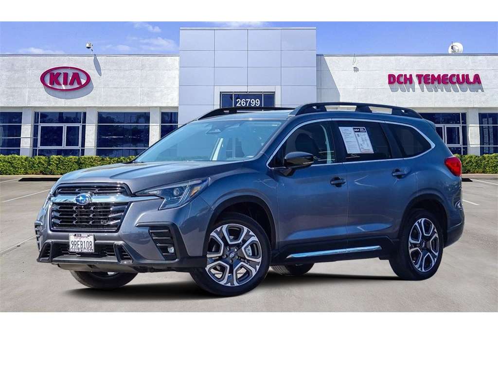 2025 Subaru Ascent Limited's photo