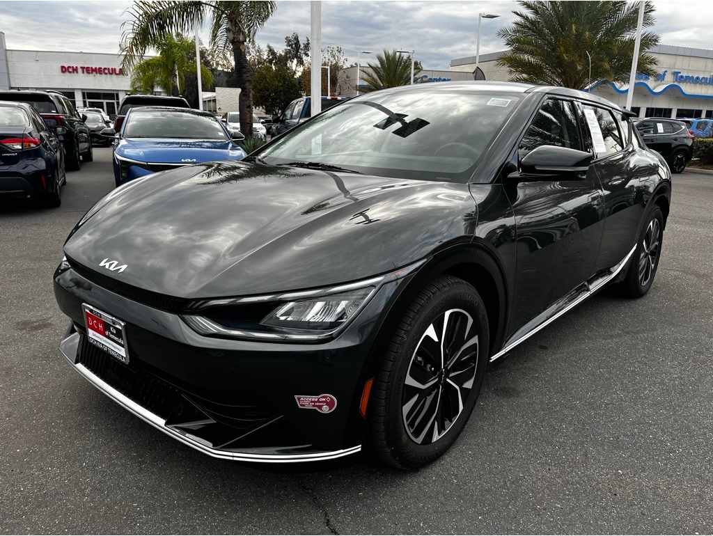 2023 Kia EV6 Wind's photo