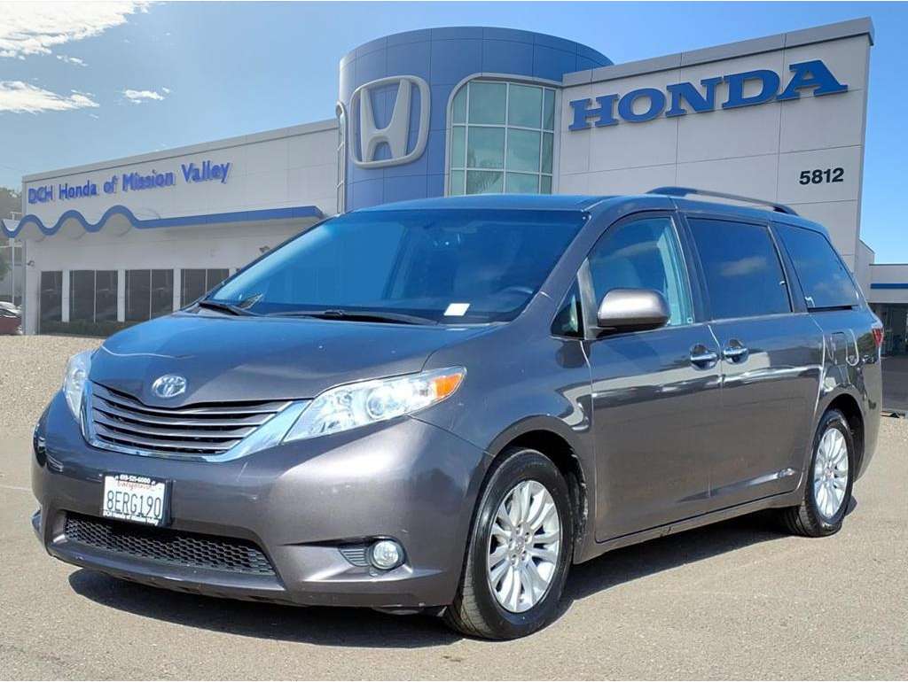 2015 Toyota Sienna XLE