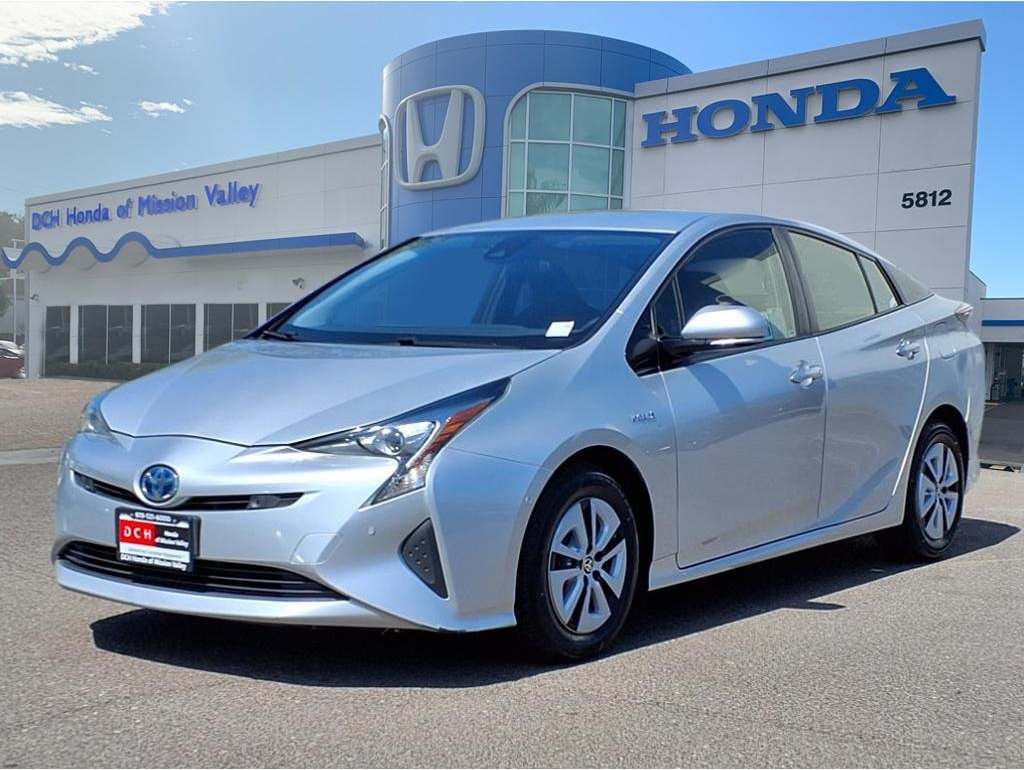 2018 Toyota Prius Two's photo