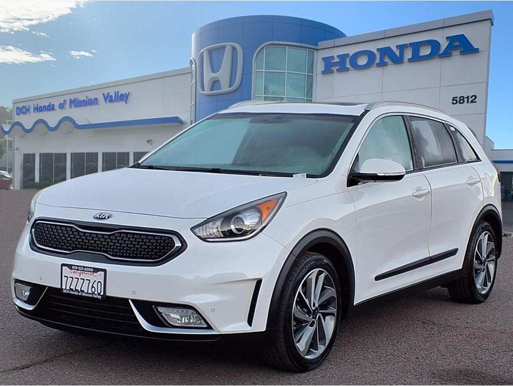 2017 Kia Niro Touring's photo