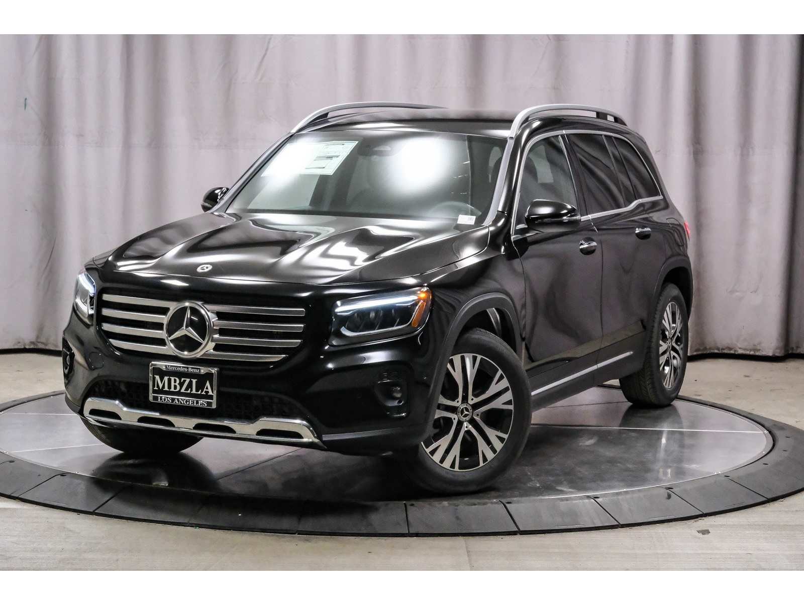 2025 Mercedes-Benz GLB Base's photo