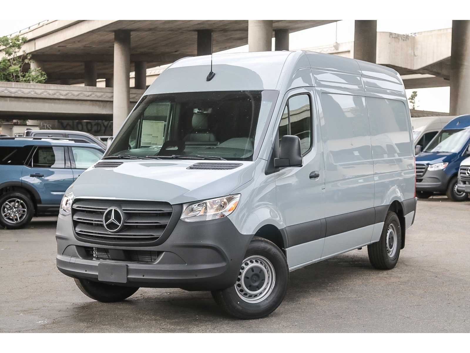 2025 Mercedes-Benz Sprinter Cargo Van Base's photo
