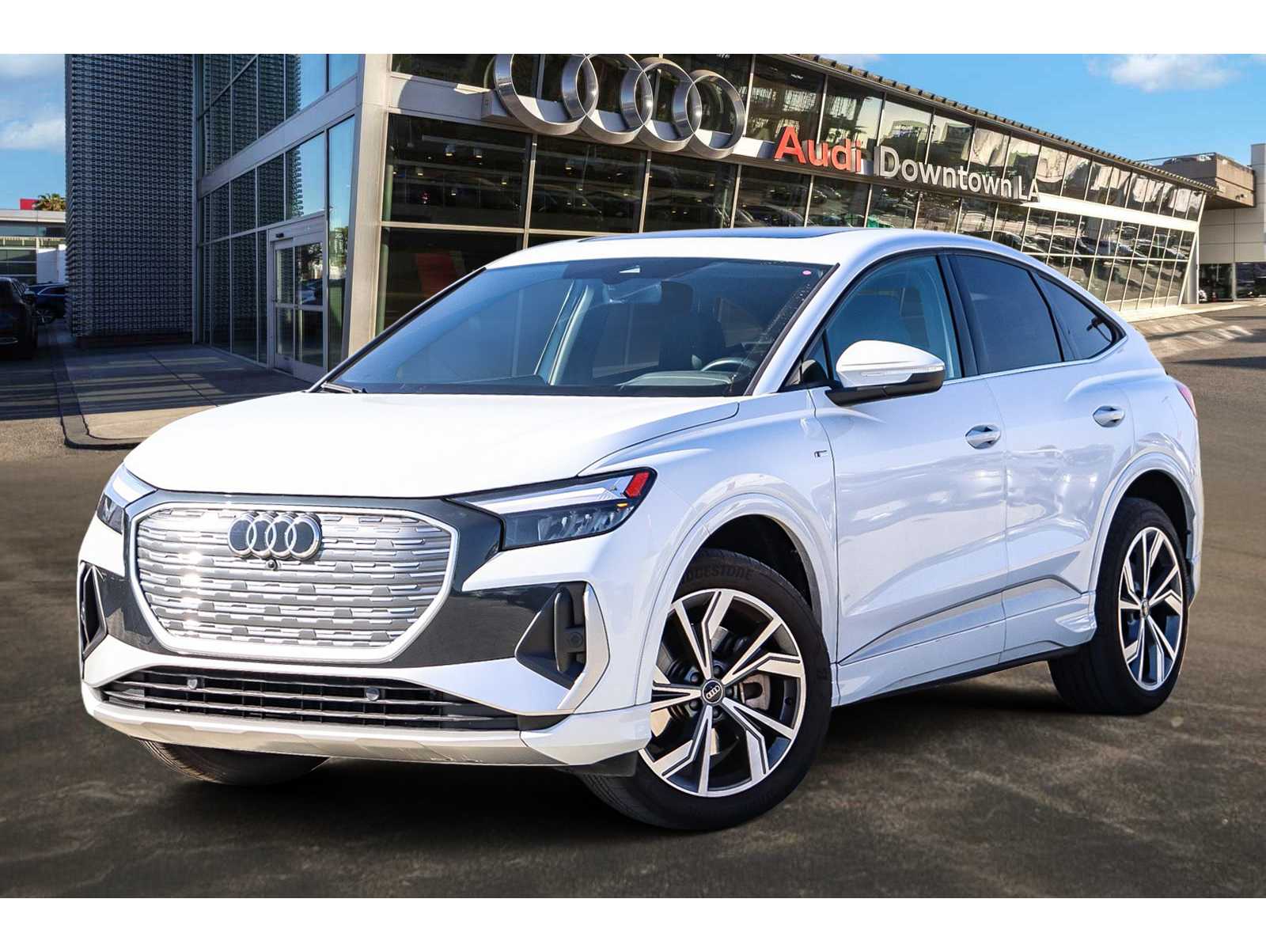 2023 Audi Q4 Sportback e-tron Premium's photo