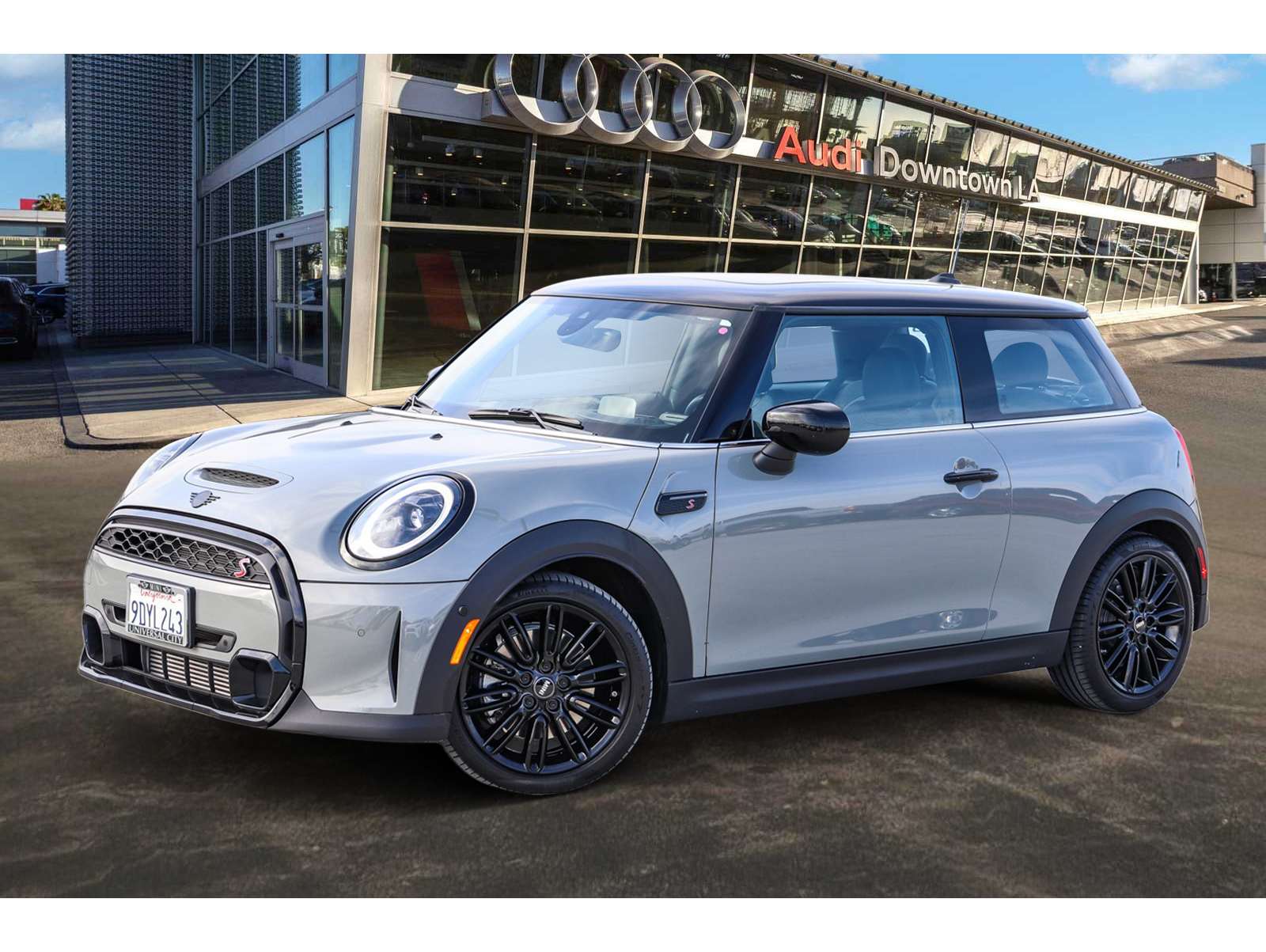 2023 MINI 3 Door S's photo