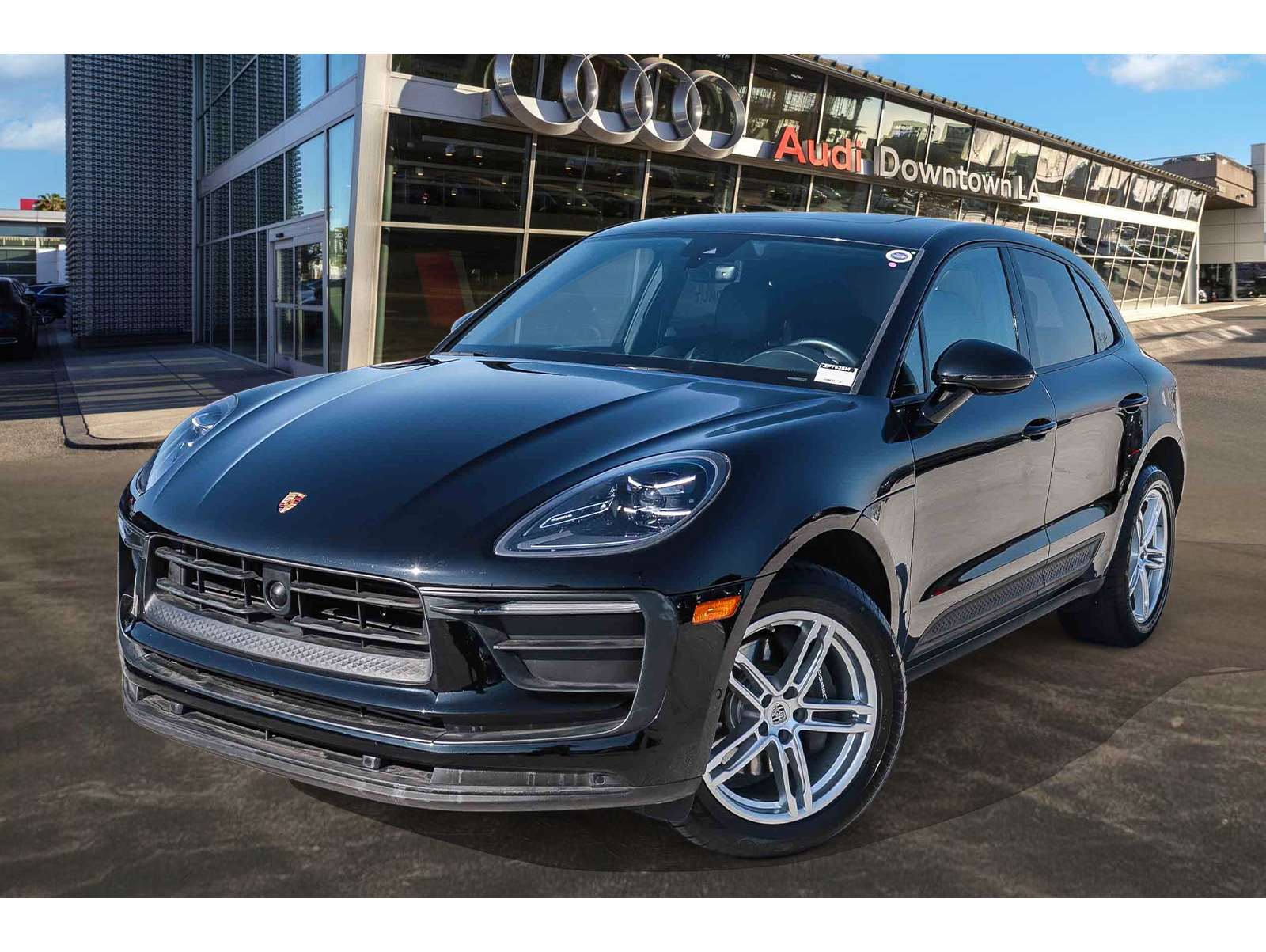 2023 Porsche Macan Base
