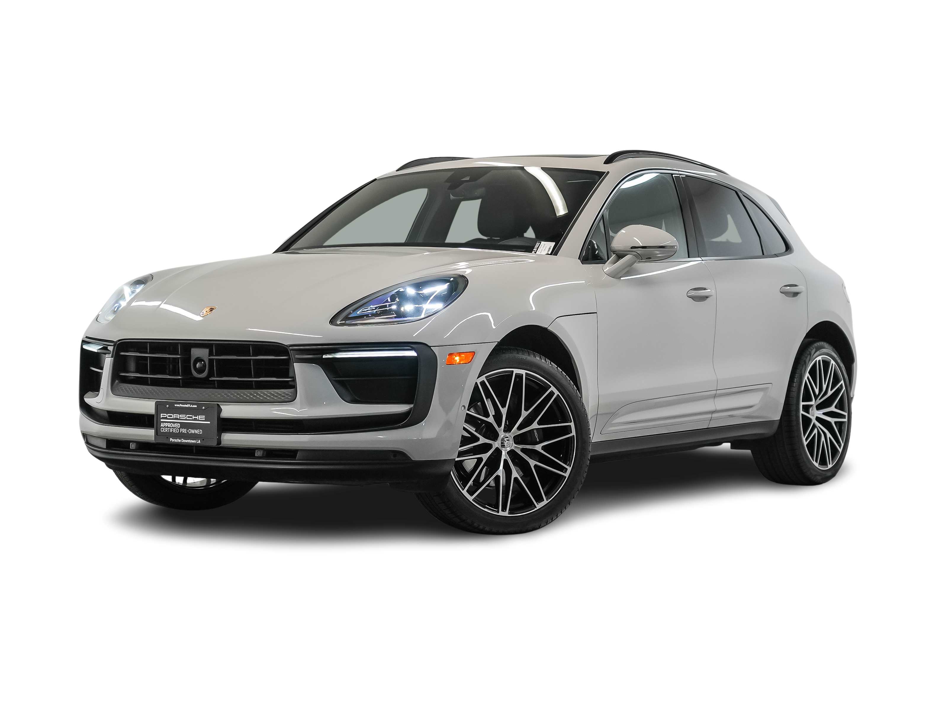 Thumbnail: 2023 Porsche Macan - 1