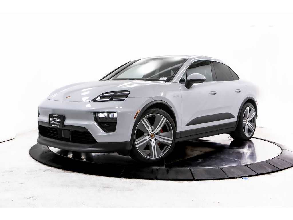 2025 Porsche Macan S's photo