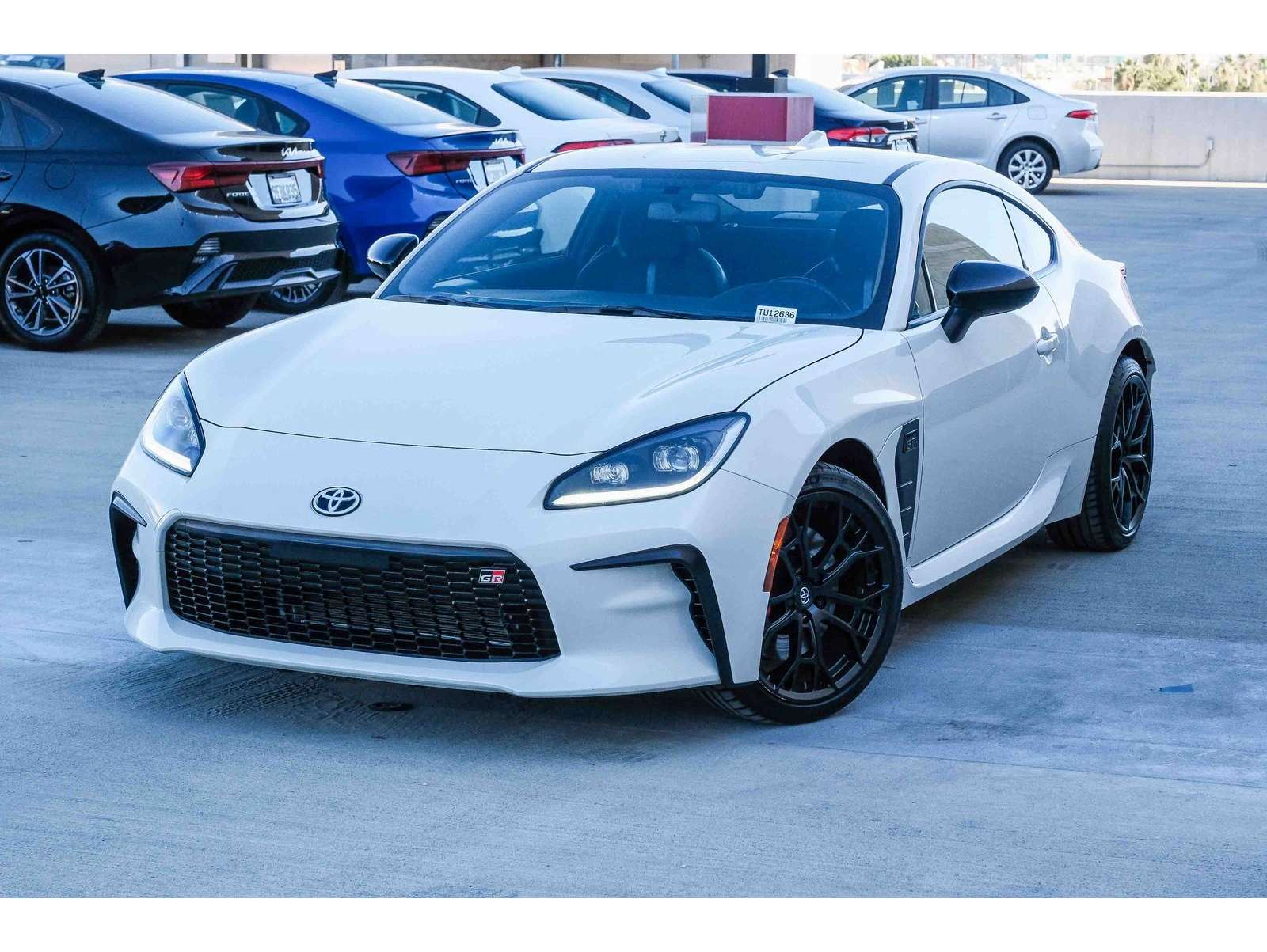 2025 Toyota GR86 Premium's photo