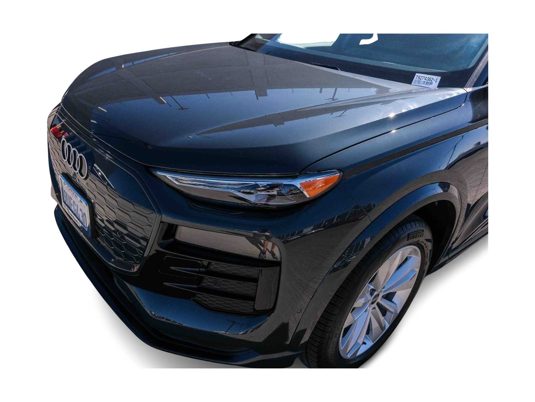 Thumbnail: 2025 Audi Q6 e-tron - 1