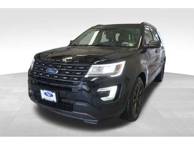 2017 Ford Explorer XLT's photo