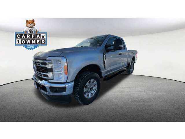 2023 Ford F-350 Super Duty XLT's photo