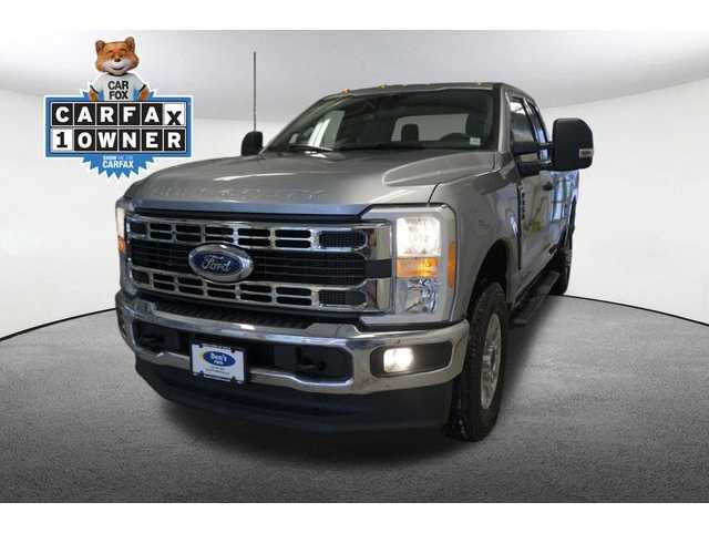 2023 Ford F-350 Super Duty XLT's photo
