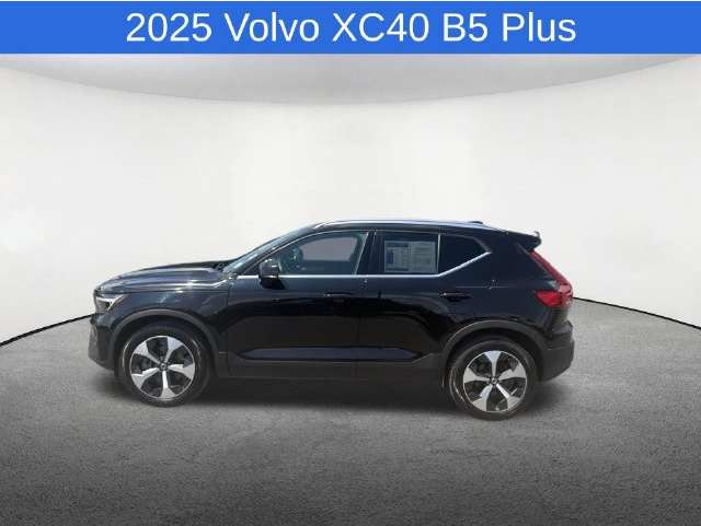 2025 Volvo XC40