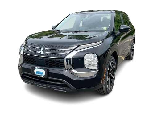 Thumbnail: 2022 Mitsubishi Outlander - 1