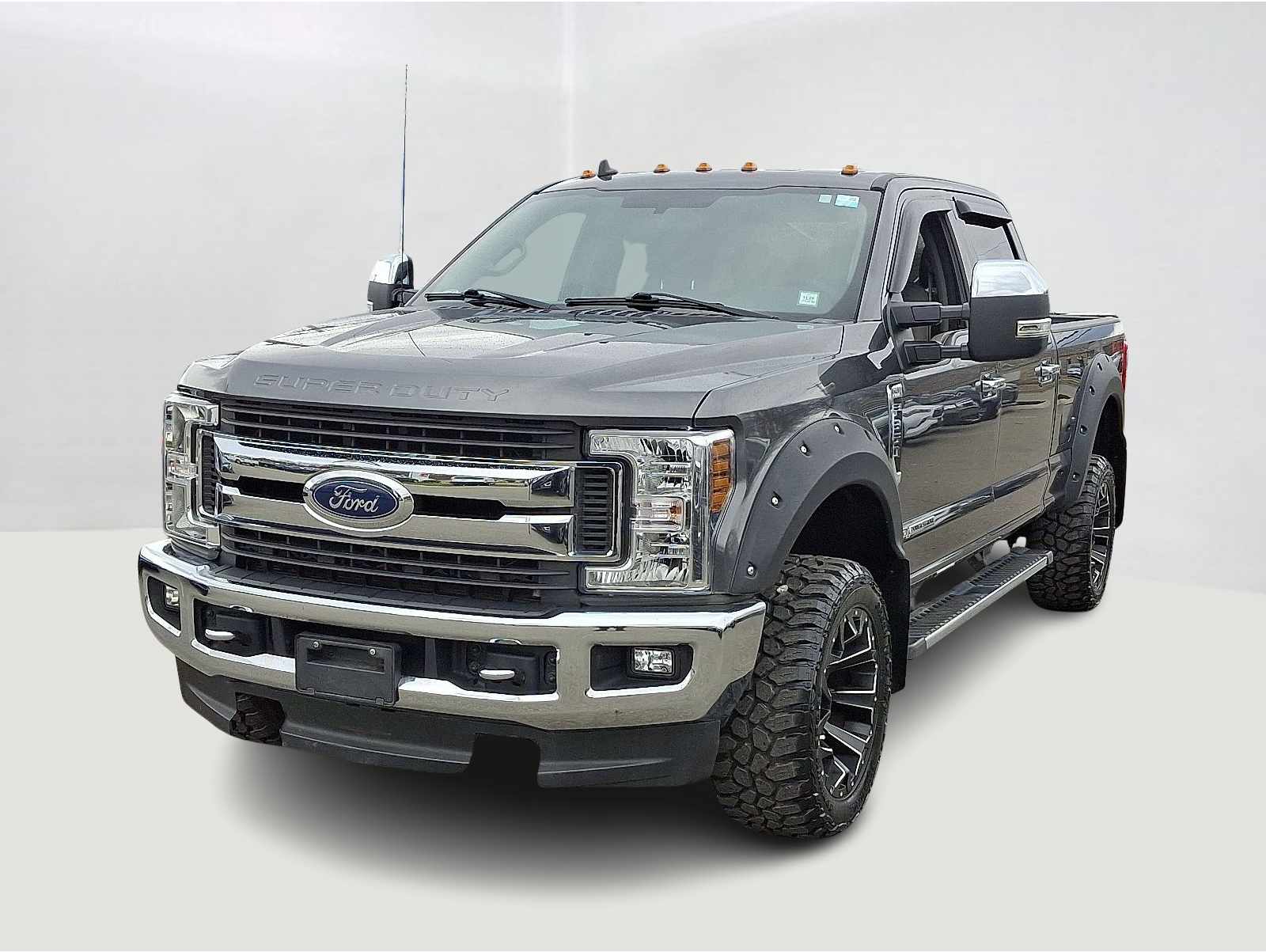 2019 Ford F-350 Super Duty XLT's photo