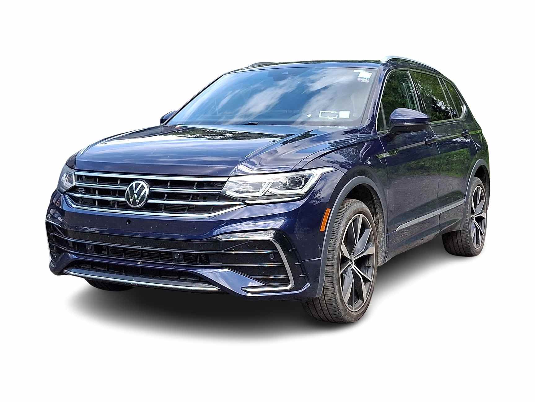 Thumbnail: 2023 Volkswagen Tiguan - 1