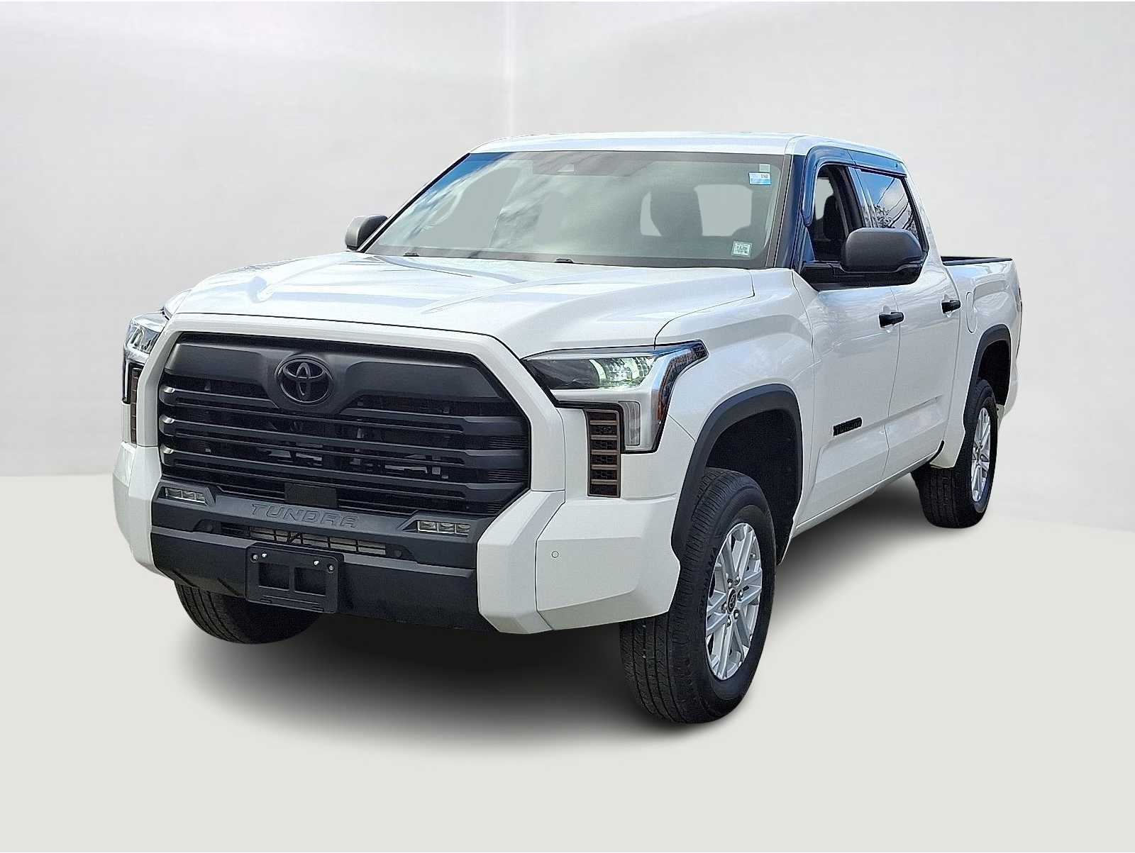 2022 Toyota Tundra SR5's photo