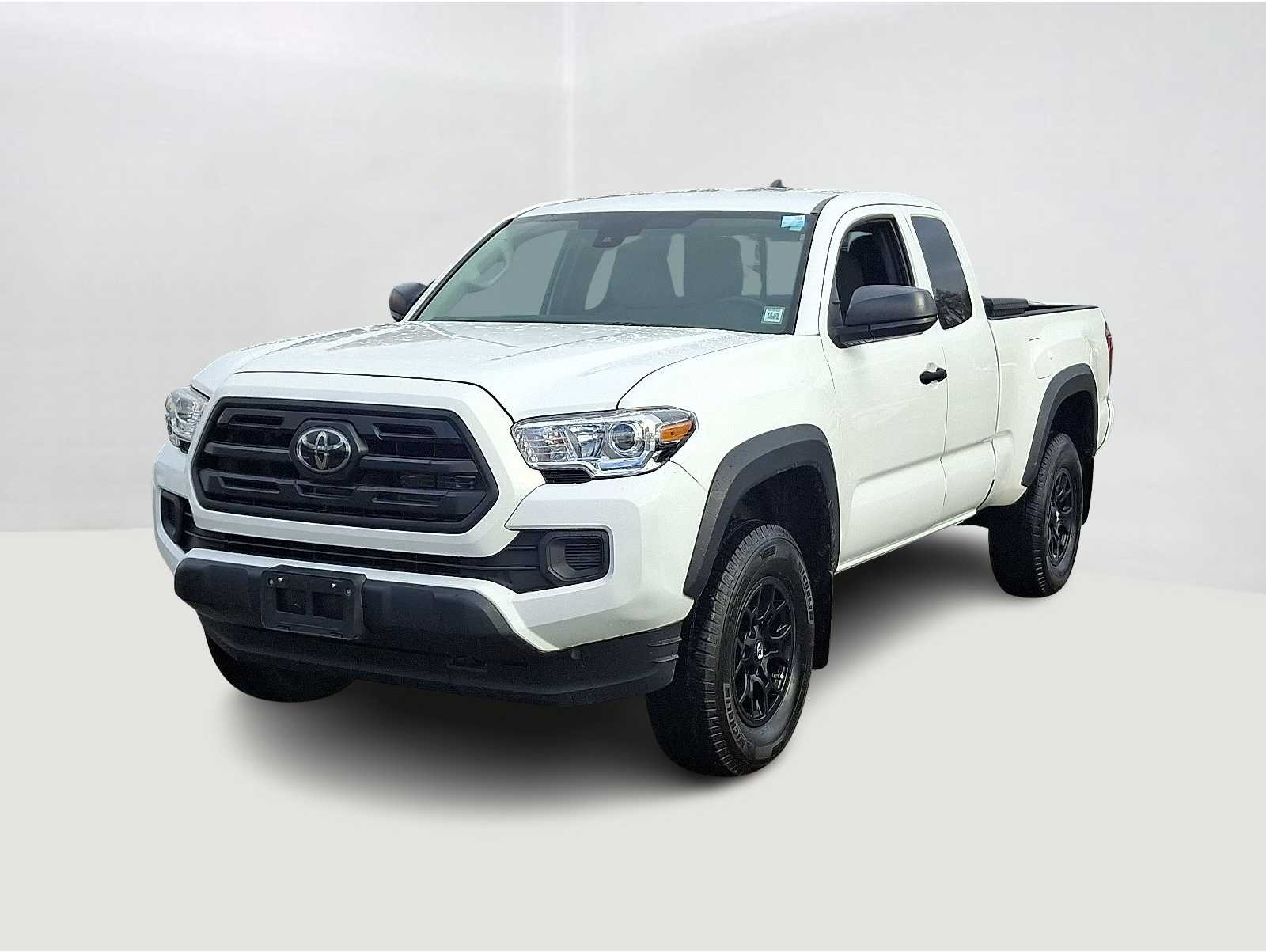 2019 Toyota Tacoma SR's photo