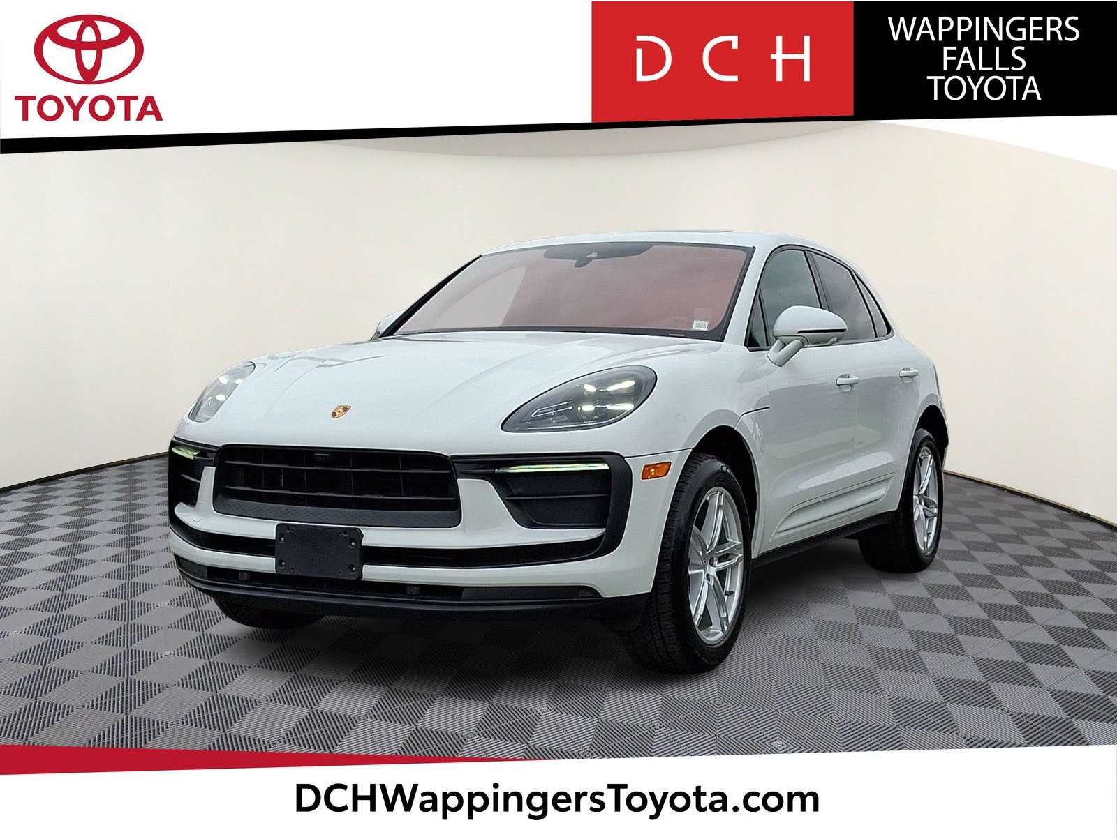 2022 Porsche Macan Base