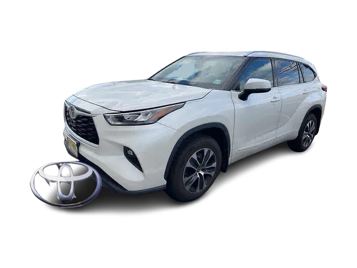 2020 Toyota Highlander XLE Hero Image