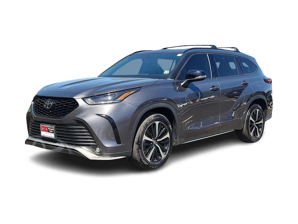 2022 Toyota Highlander XSE Hero Image
