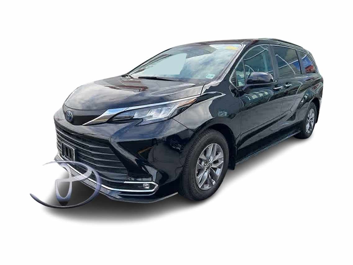 2022 Toyota Sienna XLE -
                North Brunswick, NJ