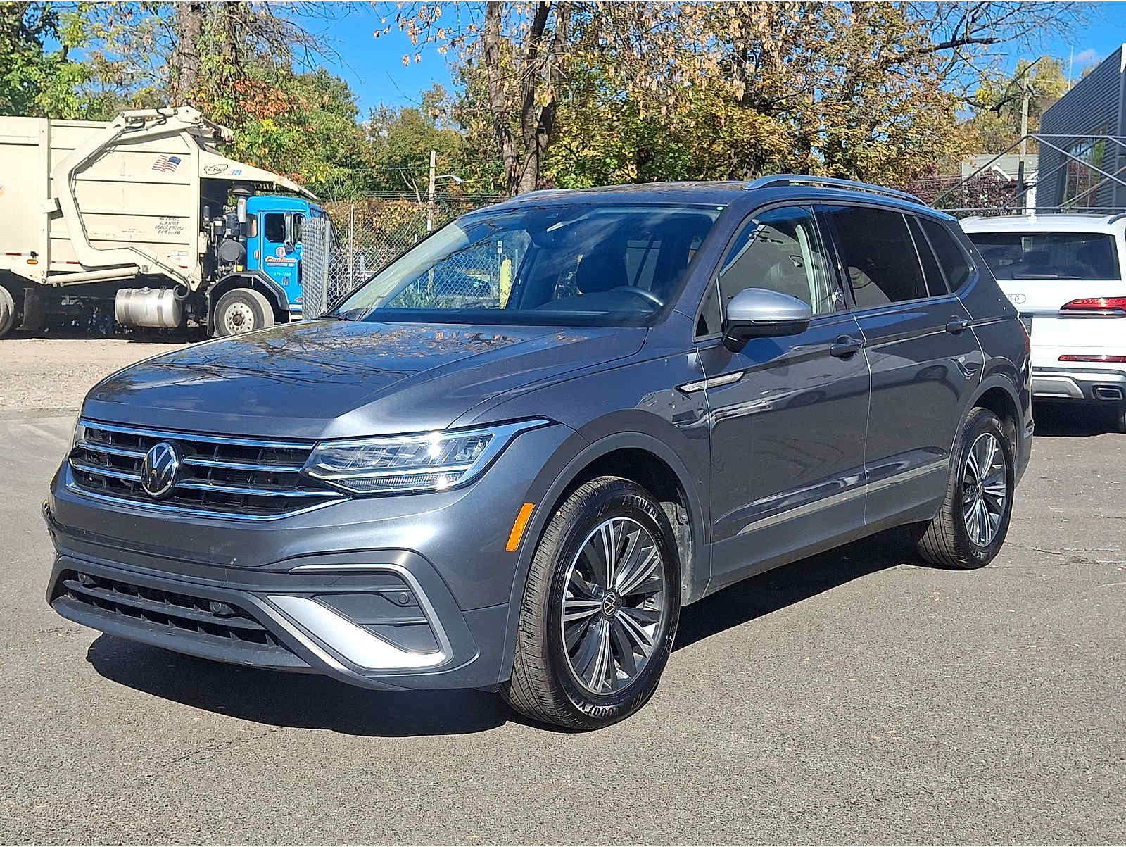 2024 Volkswagen Tiguan Wolfsburg Edition's photo