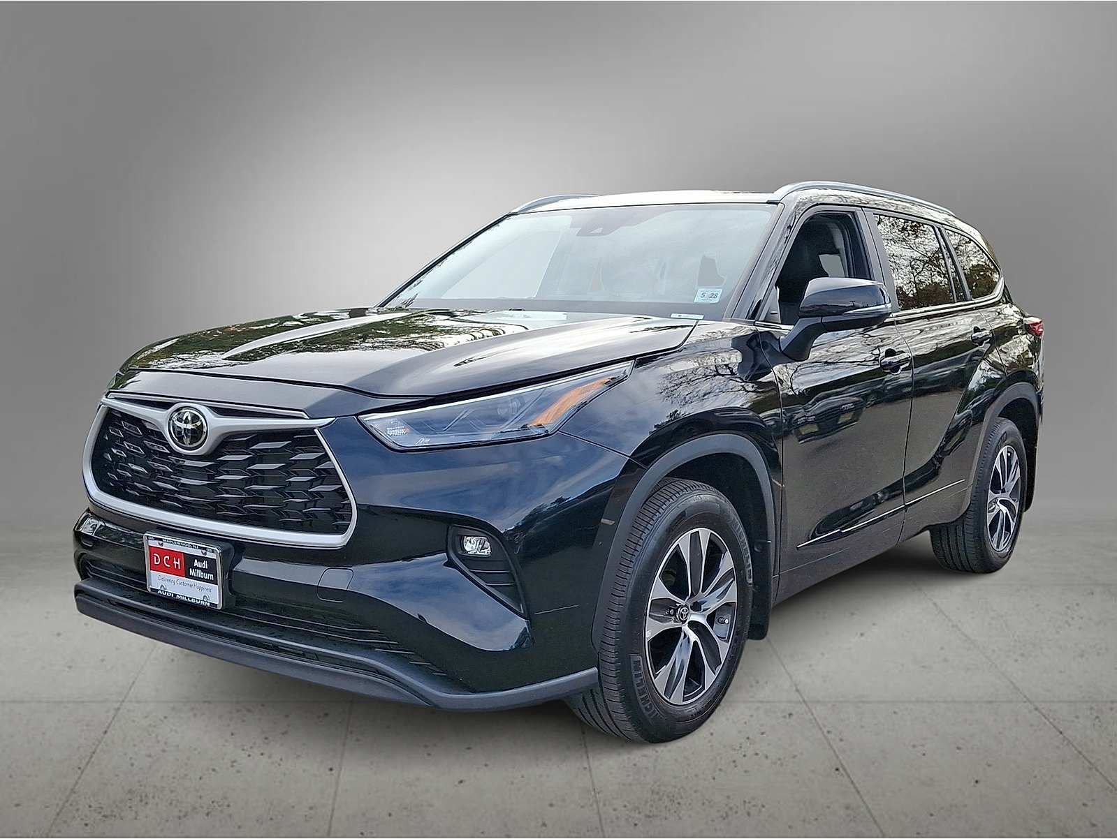 2023 Toyota Highlander XLE's photo