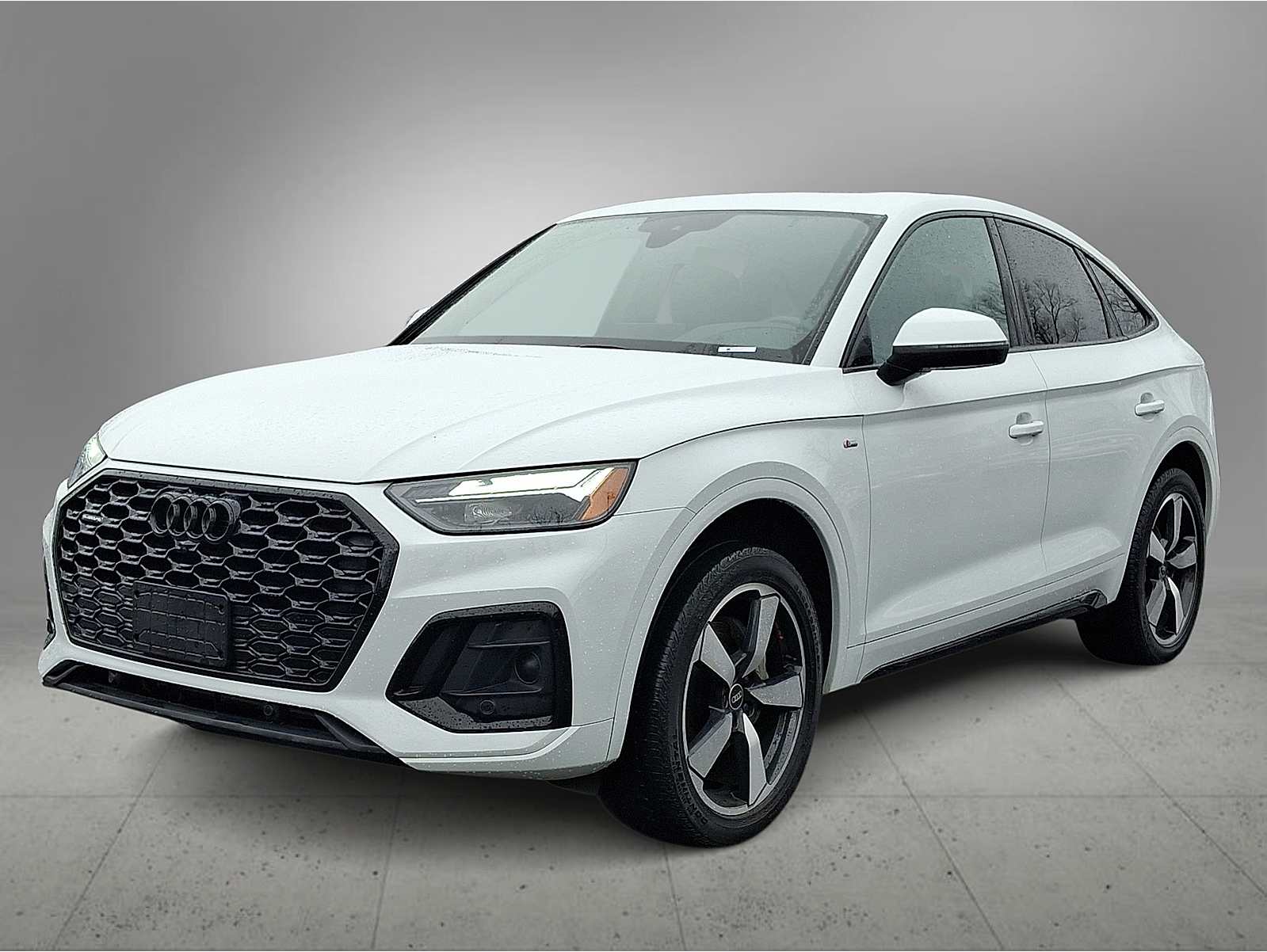2023 Audi Q5 Sportback Premium Plus's photo