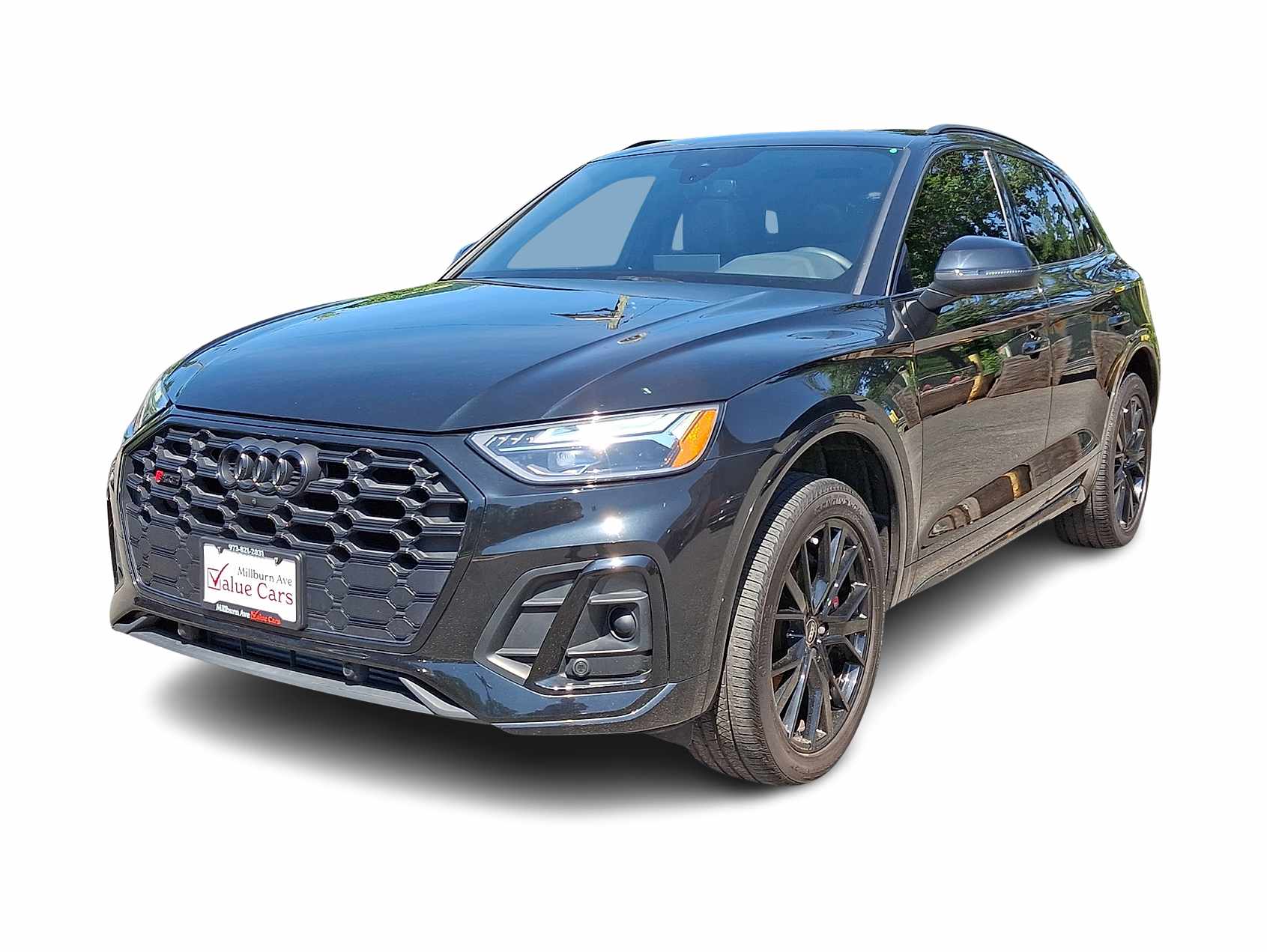 Thumbnail: 2023 Audi SQ5 - 1