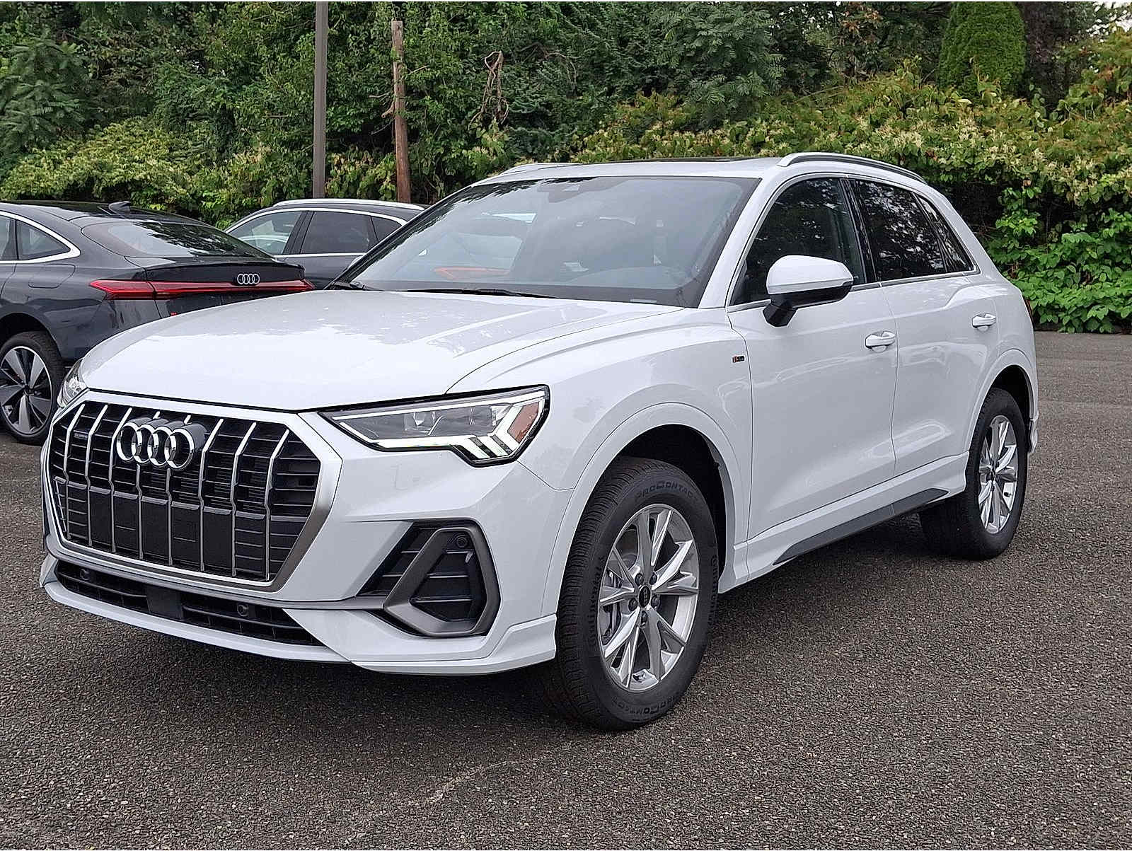 2025 Audi Q3 S Line Premium's photo