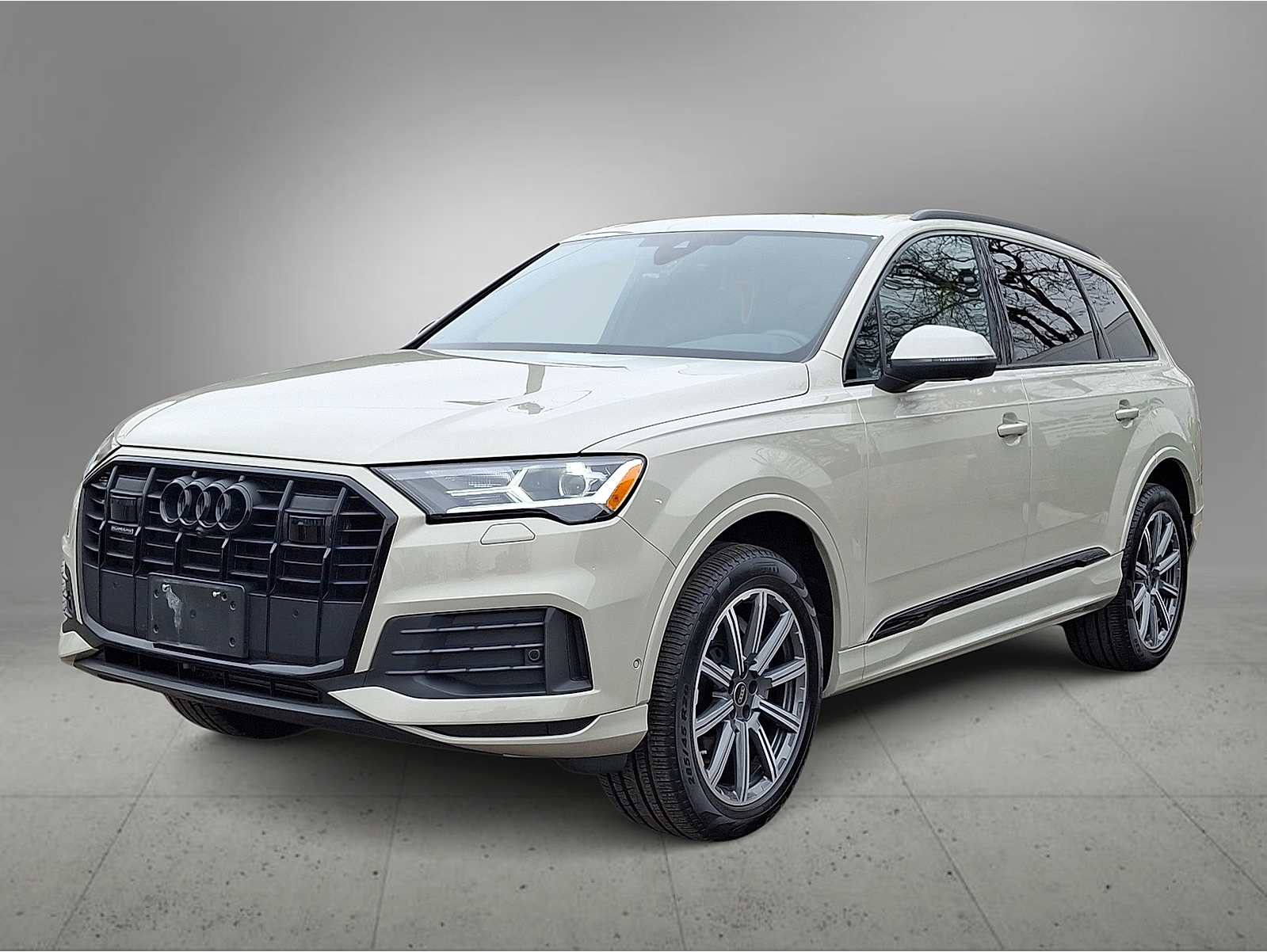2023 Audi Q7 Premium Plus's photo