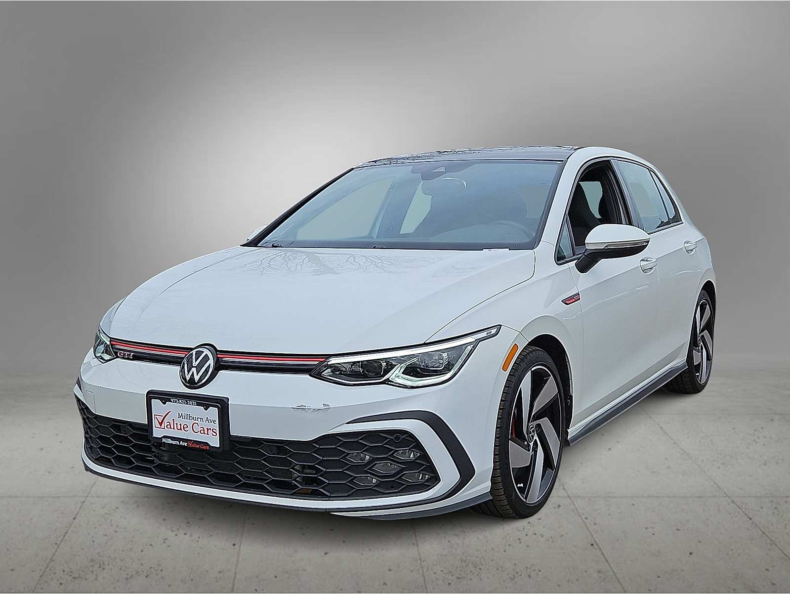 2023 Volkswagen Golf GTI SE's photo